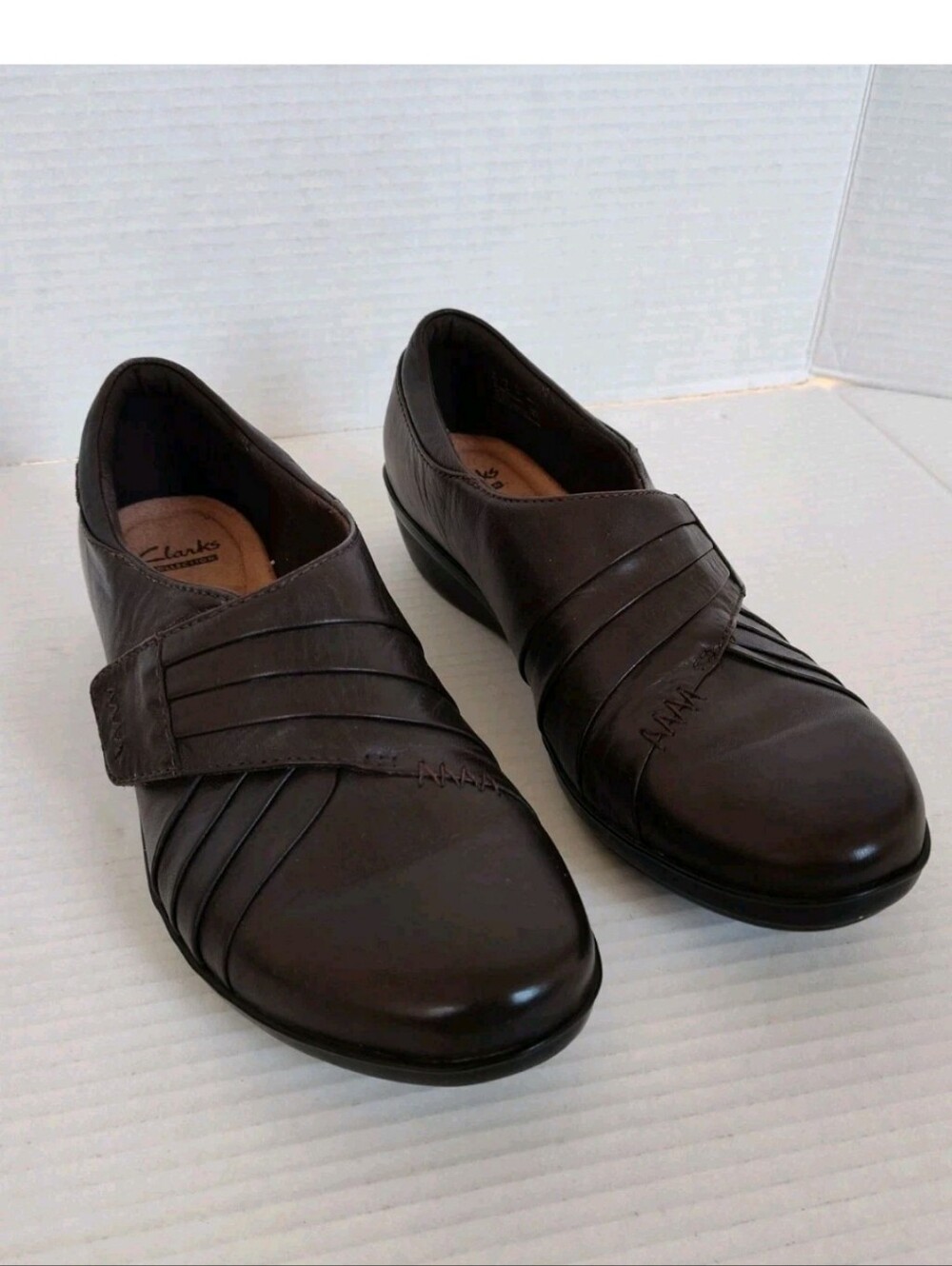 Clarks Womens Brown Leather Loafers Size 9 Comfort Shoes Soft Cushion Insole